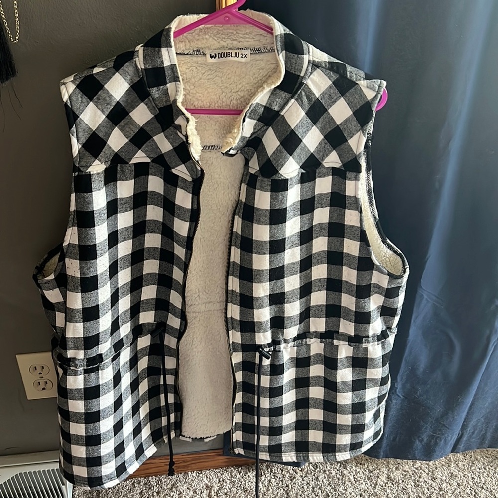 2XL Sherpa lined vest